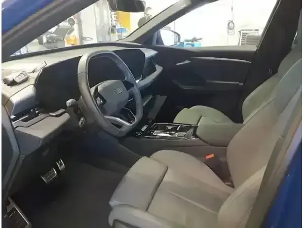 Second-hand Audi e-tron Ambiente 284 kW (387 CP) 2024 Albastru SUV