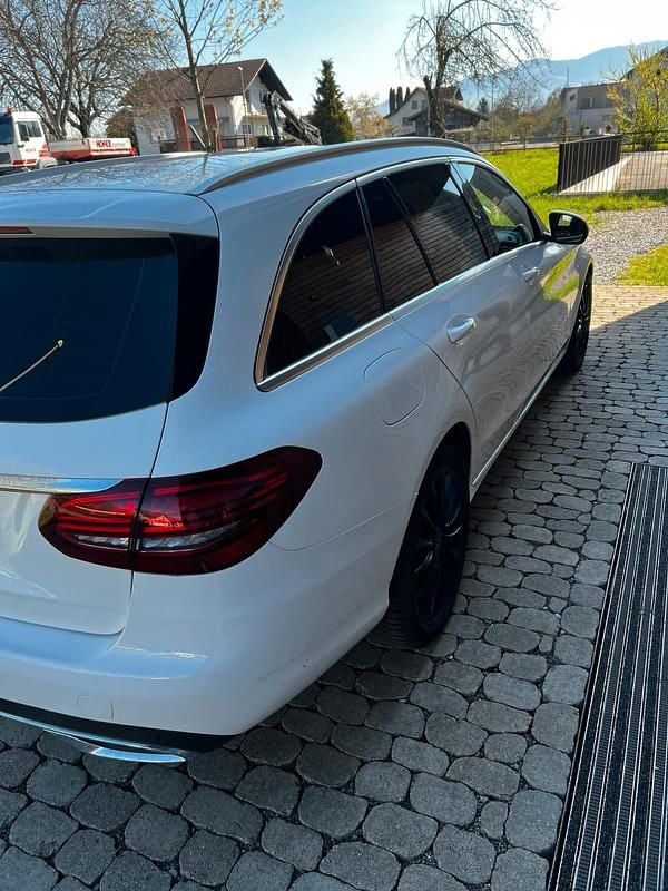 Gebraucht Mercedes E200 160 PS (117 kW) 2019 Weiß Kombi