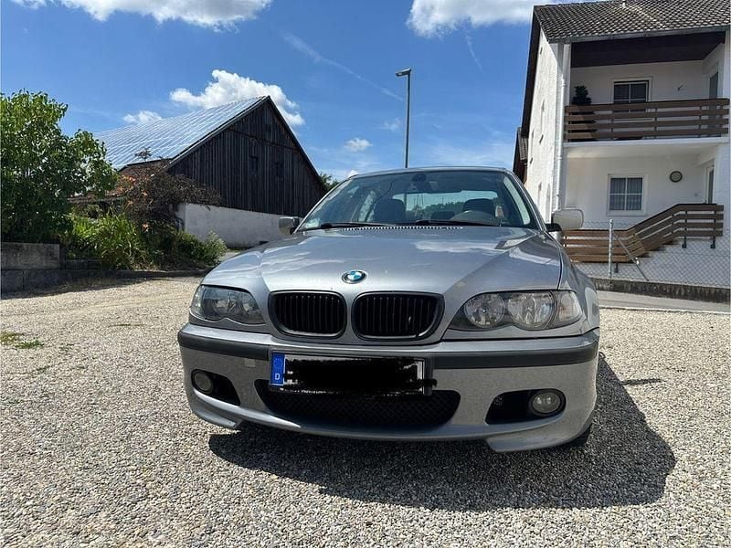 Grau Gebraucht 2004 BMW 318 Limousine | 2.800 € (Guter Preis) - Bild 1/4