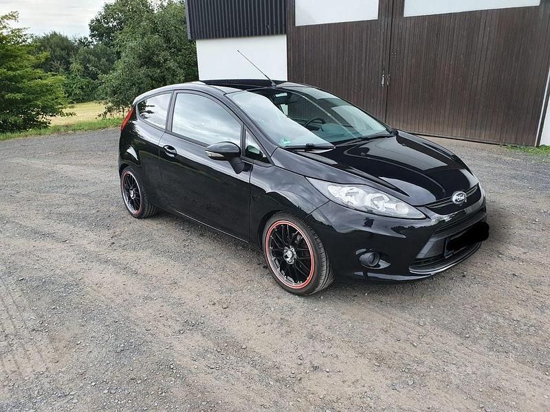 Gebraucht Ford Fiesta Trend 82 PS (60 kW) 2010 Schwarz Kleinwagen