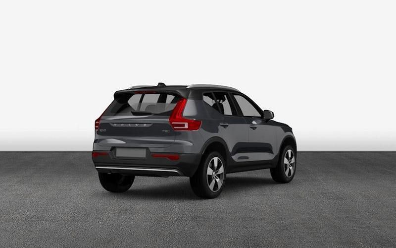 Neu Volvo XC40 Plus 163 PS (119 kW) 2026 Grau SUV