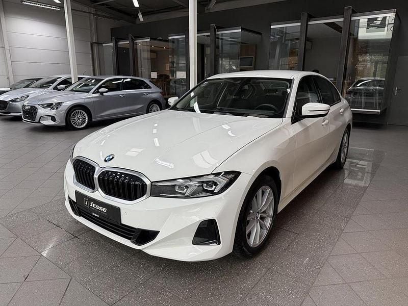 Gebraucht BMW 318 156 PS (114 kW) 2023 Alpinweiss iii Limousine
