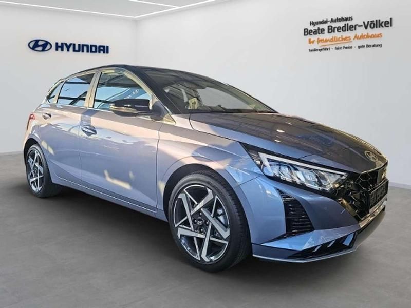 Meta blue/ phantom black / mic Neu 2025 Hyundai i20 Prime Limousine | 27.290 € (Teuer) - Bild 1/4