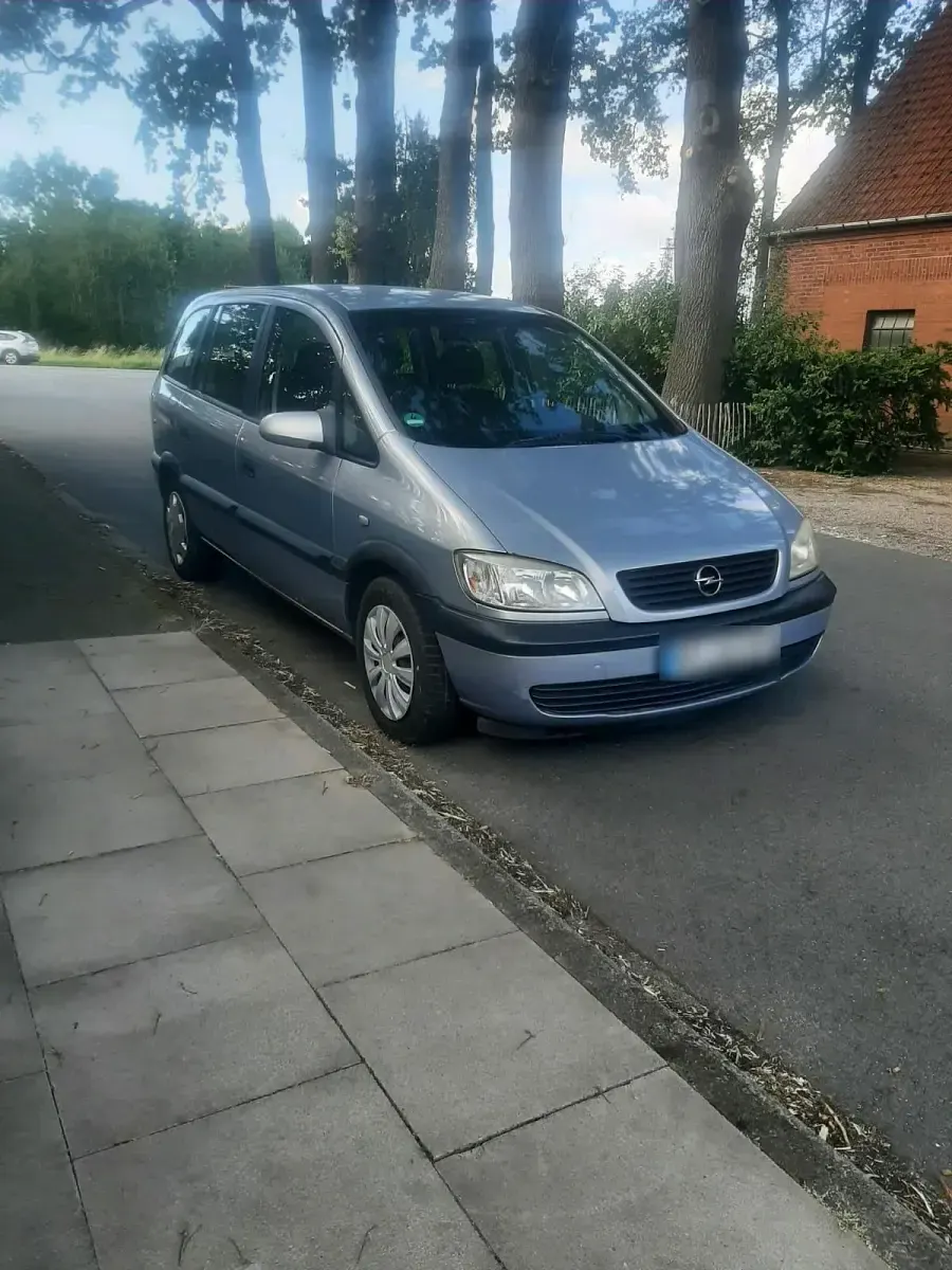 Gebraucht Opel Zafira 115 PS (84 kW) 2000 Silber Van / Kleinbus
