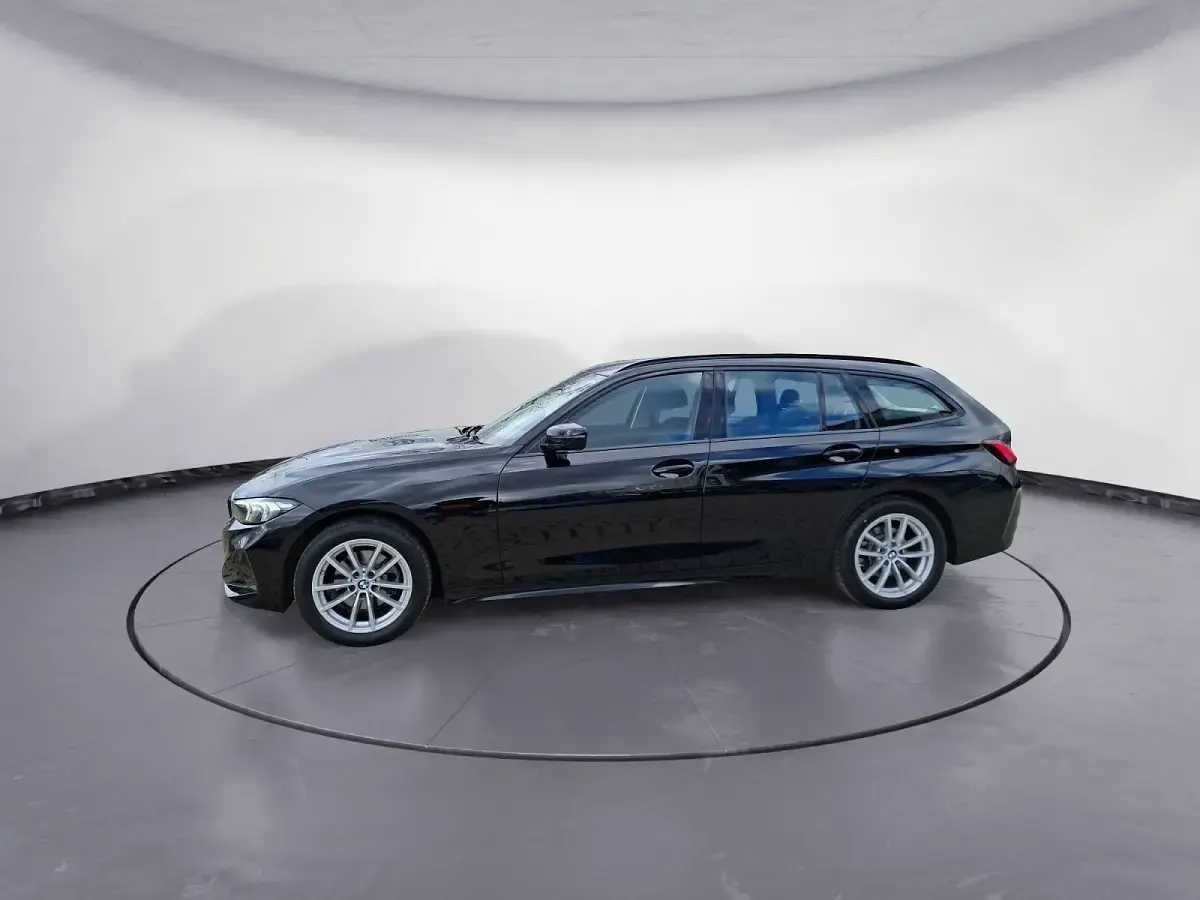 Gebraucht BMW 320 Sport Line 184 PS (135 kW) 2023 Schwarz uni Kombi