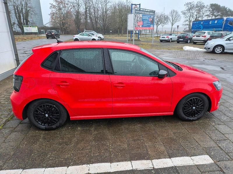 Gebraucht VW Polo Highline 90 PS (66 kW) 2015 Rot Kleinwagen