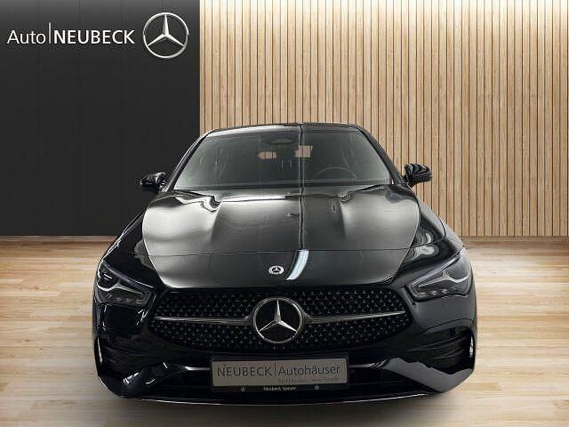 Lack kosmosschwarz Gebraucht 2024 Mercedes CLA200 Shooting Brake Advanced Plus Kombi | 33.900 € (Fairer Preis) - Bild 1/2