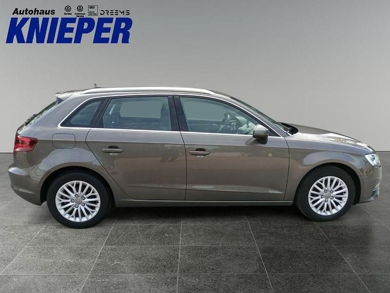 Gebraucht Audi A3 Ambiente 150 PS (110 kW) 2015 Grau Limousine