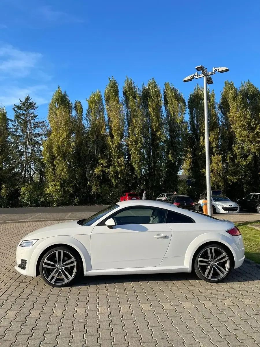 Gebraucht Audi TT Ambiente 180 PS (132 kW) 2017 Weiß Coupé