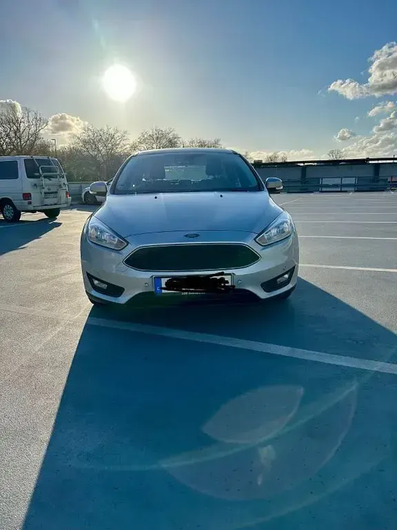 Gebraucht Ford Focus 120 PS (88 kW) 2017 Grau Limousine
