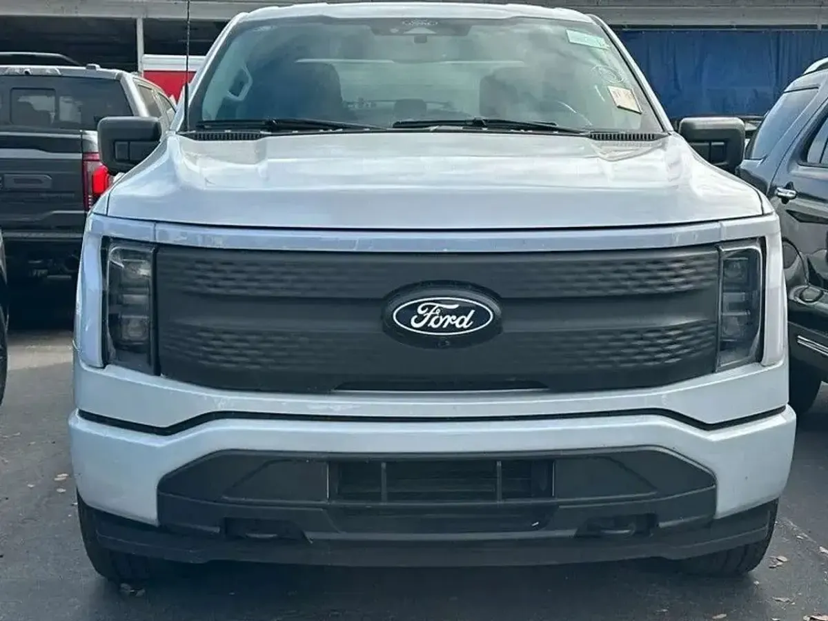 Gebraucht Ford F-150 XLT 336 kW (458 PS) 2025 Weiß Pickup
