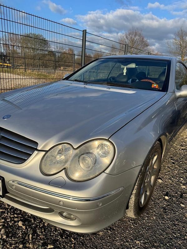 Gebraucht Mercedes CLK240 170 PS (125 kW) 2003 Silber Coupé