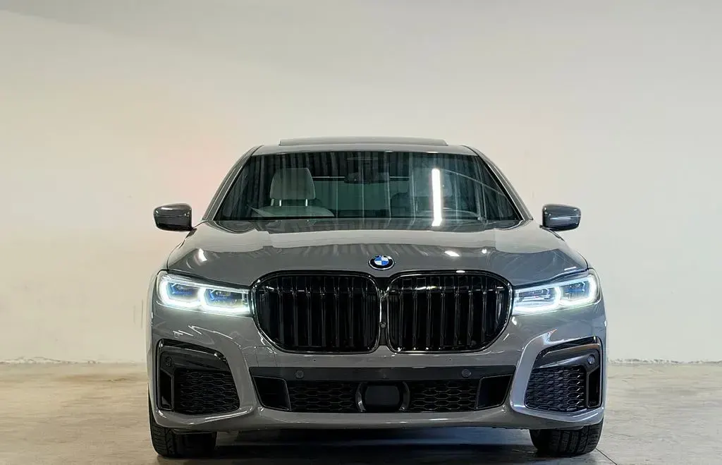 Gebraucht BMW 745L M Sport 286 PS (210 kW) 2022 Grau Limousine