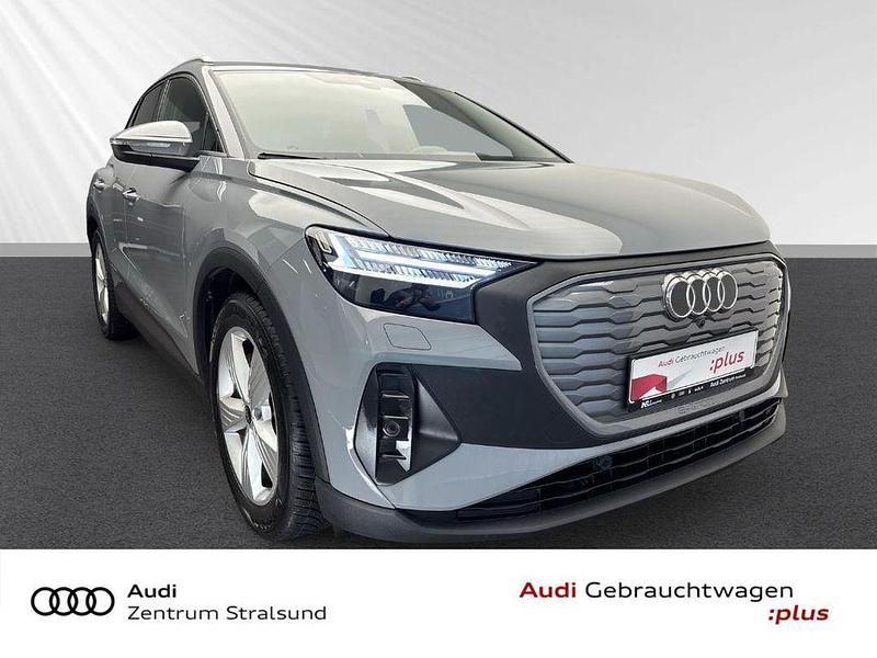 Kieselgrau Gebraucht 2021 Audi Q4 e-tron Sport SUV | 22.980 € (Fairer Preis) - Bild 1/4