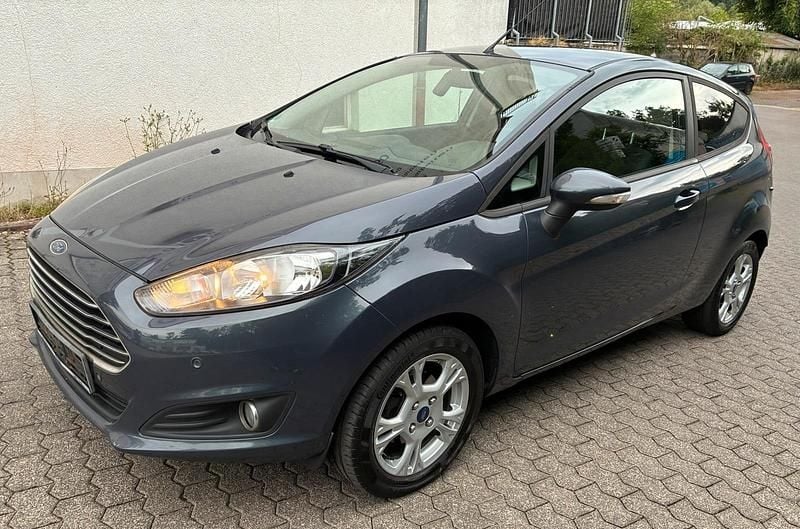 Grau Gebraucht 2013 Ford Fiesta Kleinwagen | 3.299 € (Superpreis) - Bild 1/4
