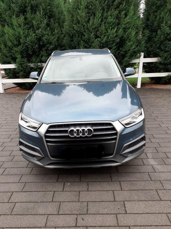 Blau Gebraucht 2018 Audi Q3 Design SUV | 19.200 € (Fairer Preis) - Bild 1/4
