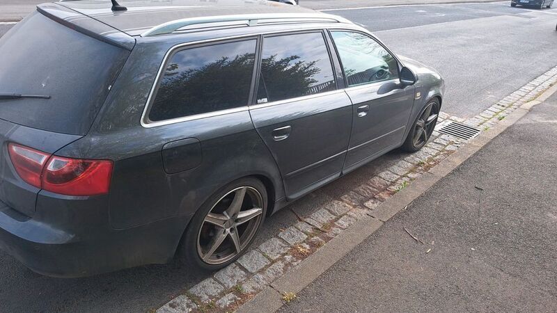 Schwarz Gebraucht 2010 Seat Exeo Sport Kombi | 1.700 € (Superpreis) - Bild 1/4