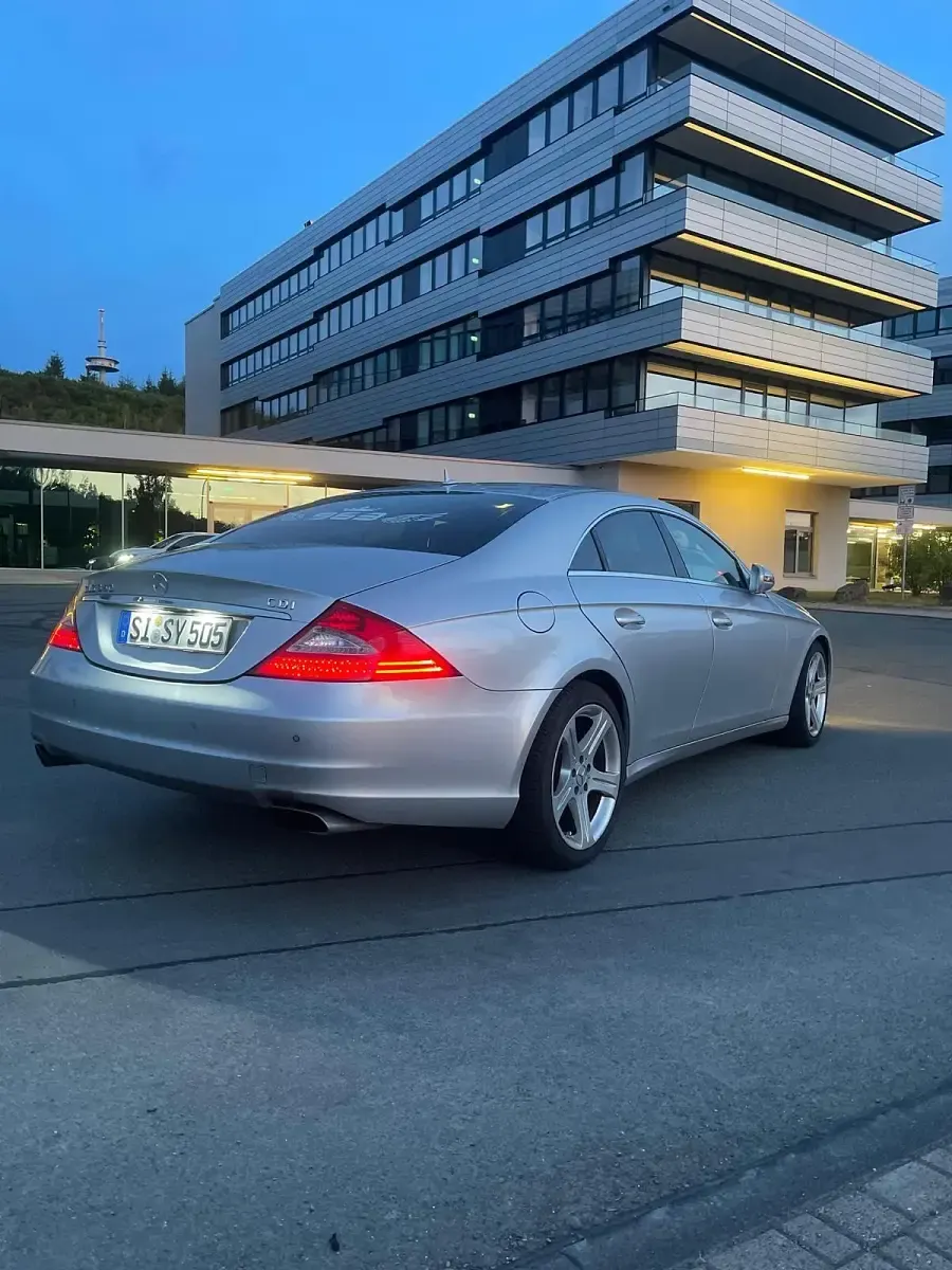 Gebraucht Mercedes CLS350 224 PS (164 kW) 2009 Silber Coupé