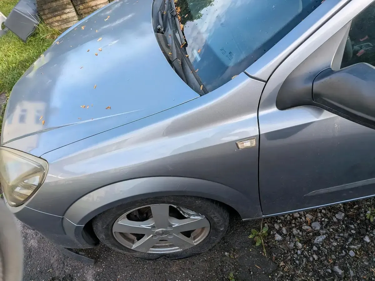 Gebraucht Opel Astra 105 PS (77 kW) 2005 Silber Limousine