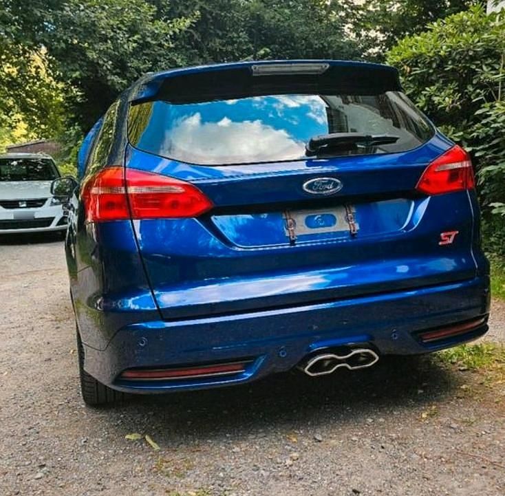 Usata Ford Focus ST 185 CV (136 kW) 2017 Blu Station wagon