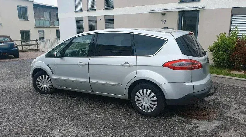 Gebraucht Ford S-MAX Titanium 179 PS (131 kW) 2011 Silber Van / Kleinbus