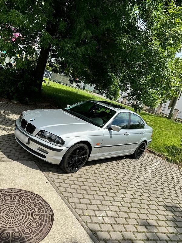 Silber Gebraucht 2000 BMW 320 Limousine | 4.999 € (Etwas zu teuer) - Bild 1/4