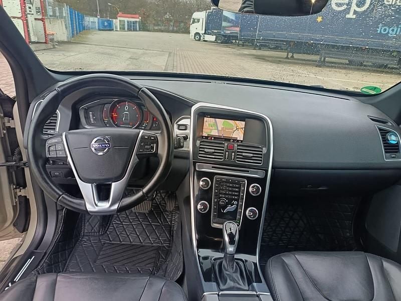 Gebraucht Volvo XC60 190 PS (139 kW) 2017 Beige SUV