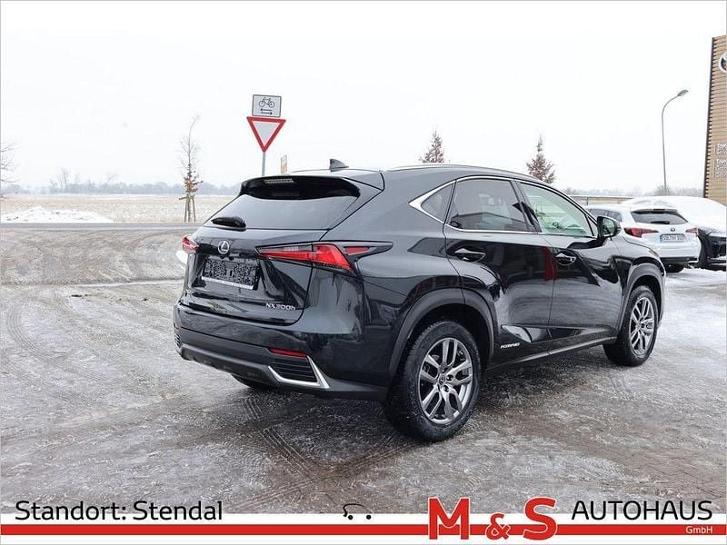 Gebraucht Lexus NX300h E-FOUR 197 PS (144 kW) 2019 Schwarz SUV