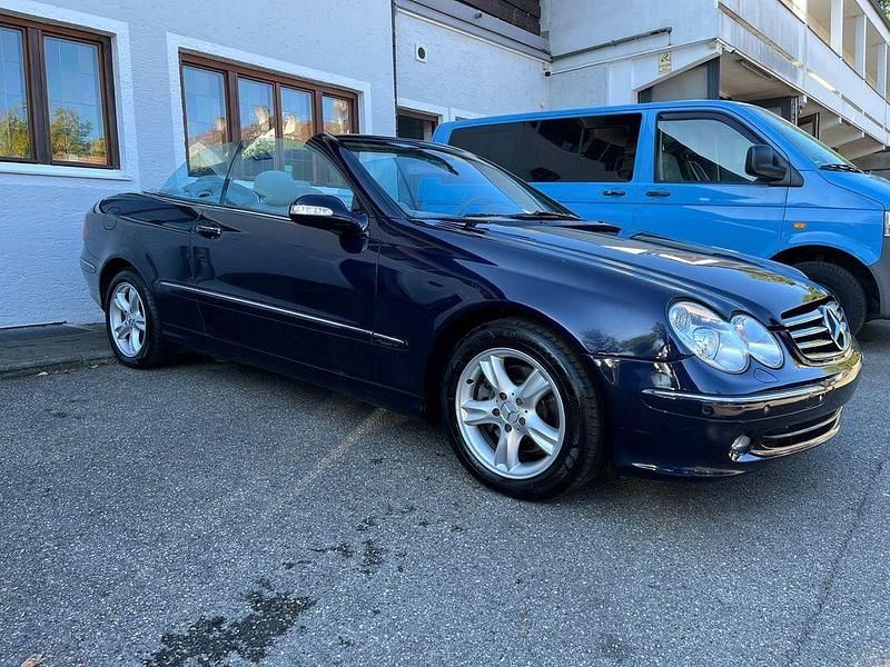 Second-hand Mercedes CLK320 218 CP (160 kW) 2003 Albastru Cabrio