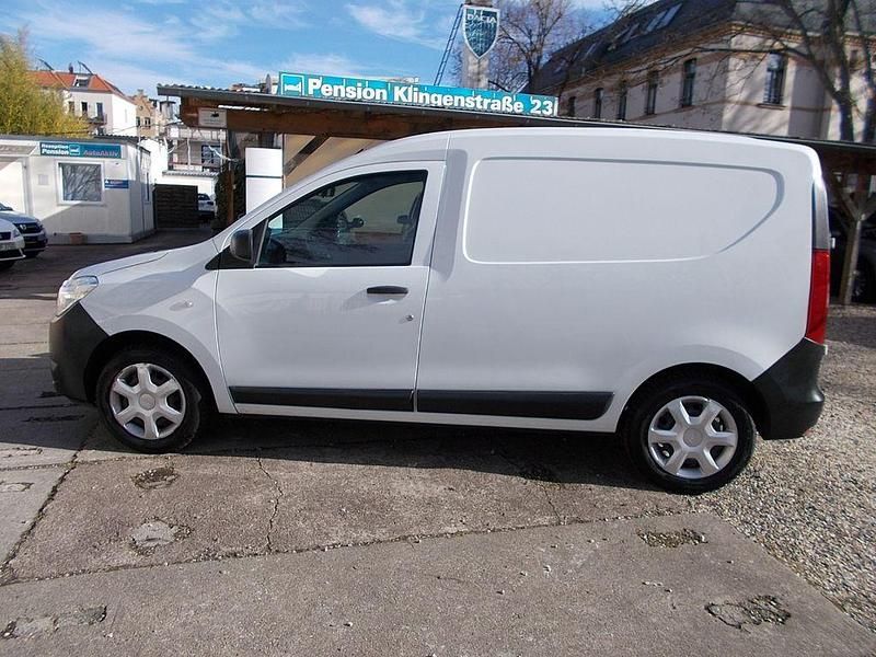 Gebraucht Dacia Dokker 102 PS (75 kW) 2019 Weiß Van / Kleinbus