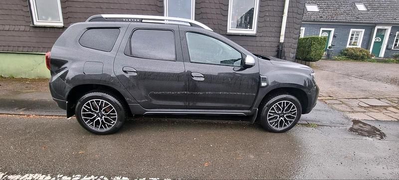 Gebraucht Dacia Duster 116 PS (85 kW) 2018 Schwarz SUV