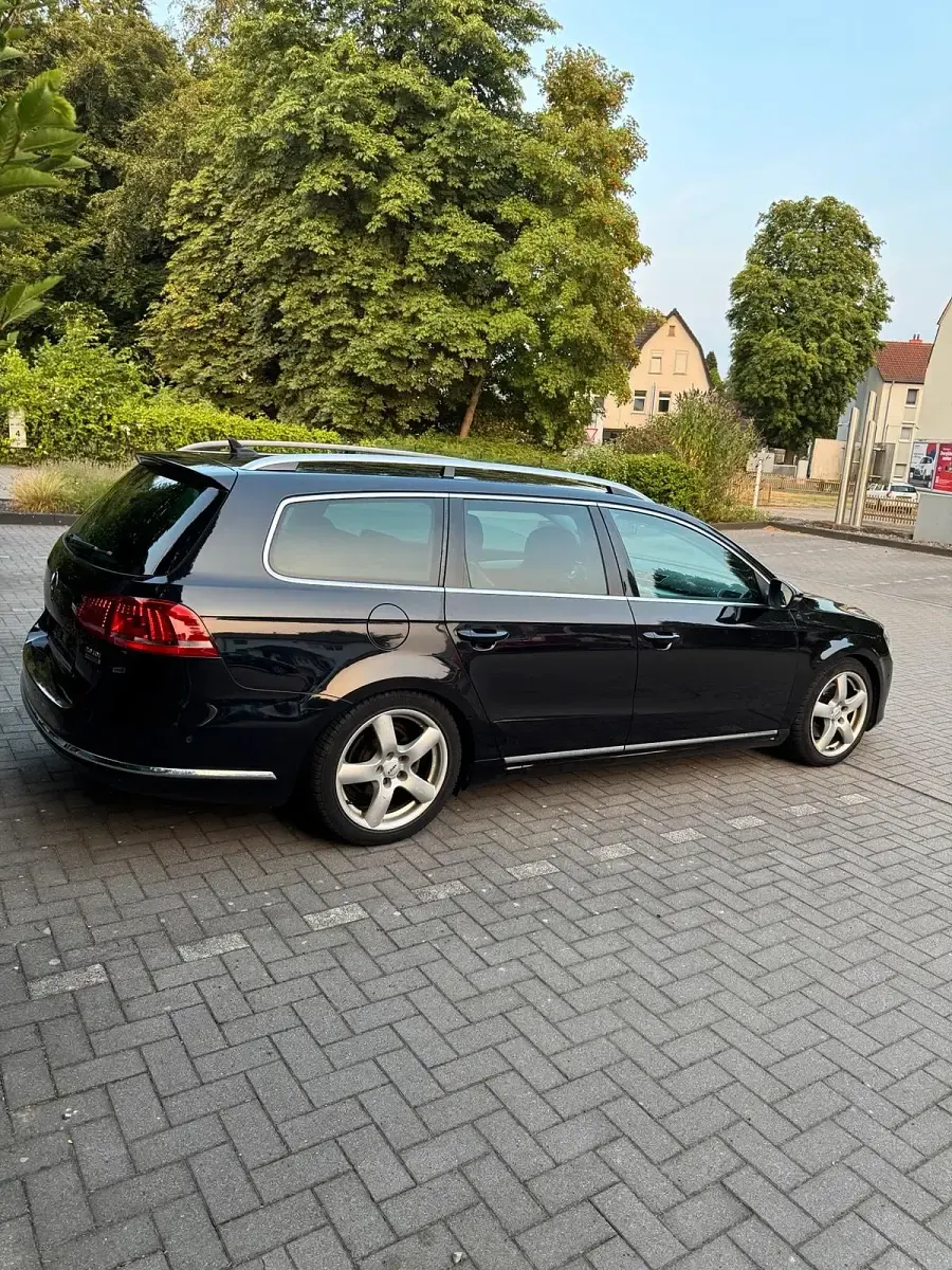 Gebraucht VW Passat Highline 177 PS (130 kW) 2013 Schwarz Kombi
