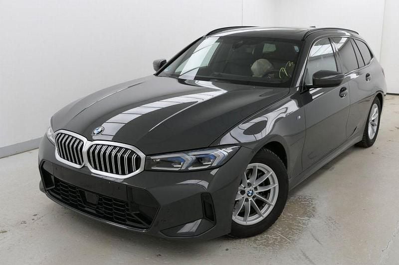 Grau Gebraucht 2024 BMW 318 M Sport Limousine | 35.890 € (Fairer Preis) - Bild 1/4