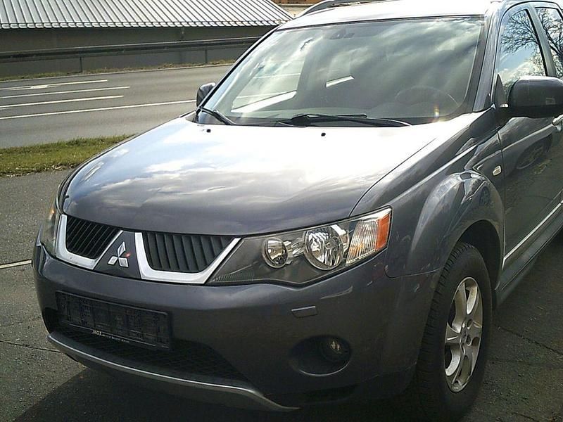 Gebraucht Mitsubishi Outlander Intense 170 PS (125 kW) 2009 Grau SUV