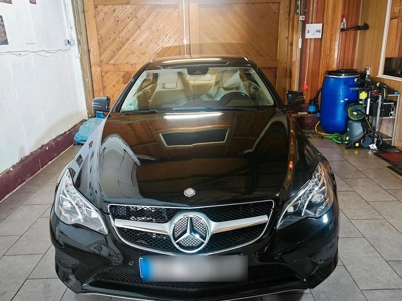 Gebraucht Mercedes E250 205 PS (150 kW) 2015 Schwarz Coupé