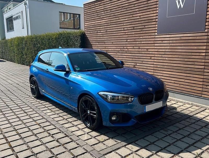 Blau Gebraucht 2017 BMW 118 M Sport Kleinwagen | 14.000 € (Fairer Preis) - Bild 1/4