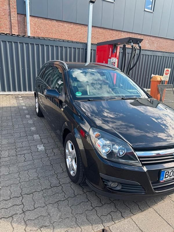 Schwarz Gebraucht 2006 Opel Astra Kombi | 2.599 € (Fairer Preis) - Bild 1/4