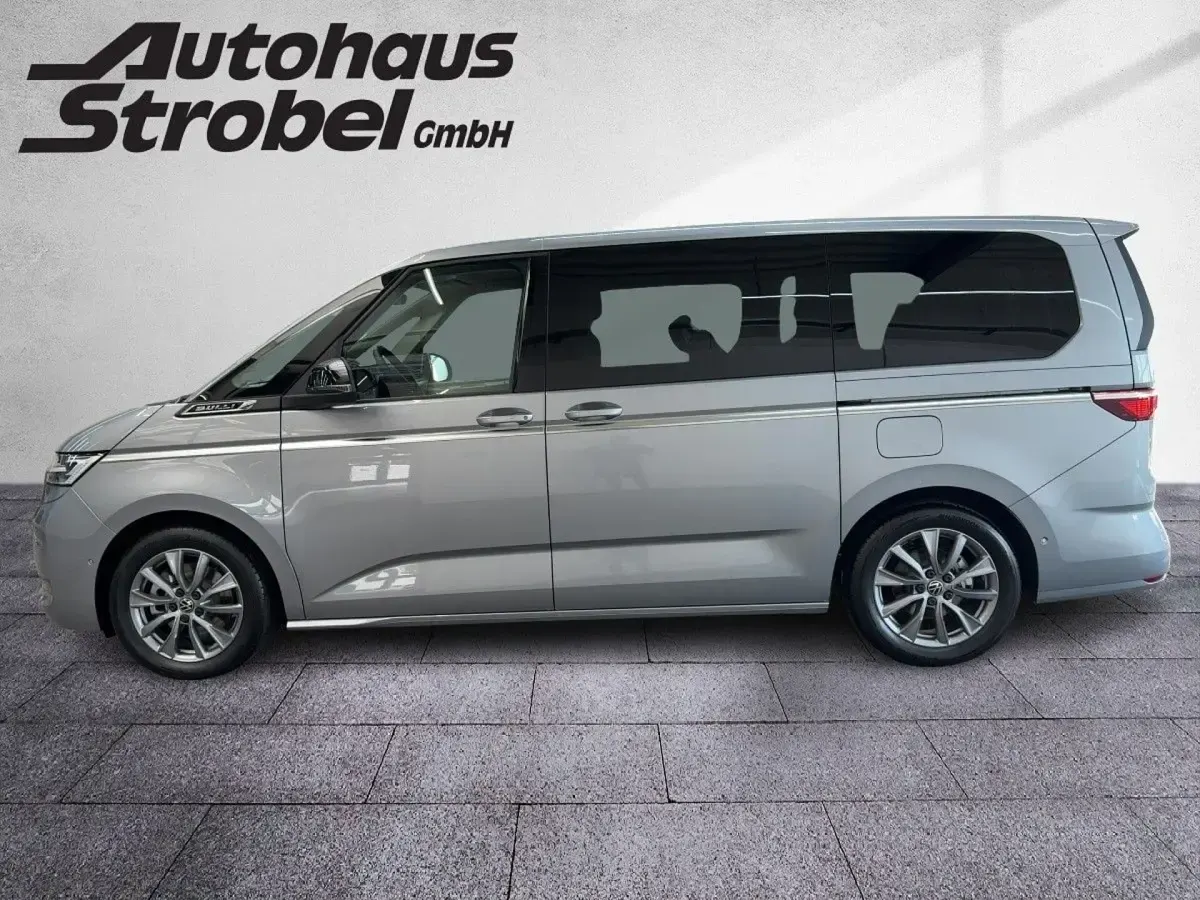 Gebraucht VW Multivan Style 150 PS (110 kW) 2024 Silber Van / Kleinbus
