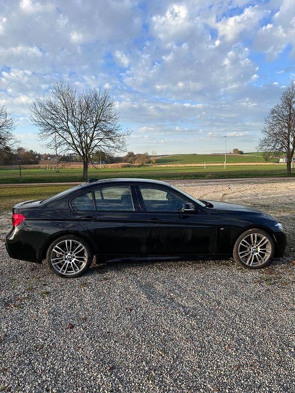 Gebraucht BMW 320 Shadowline 190 PS (139 kW) 2017 Schwarz Limousine