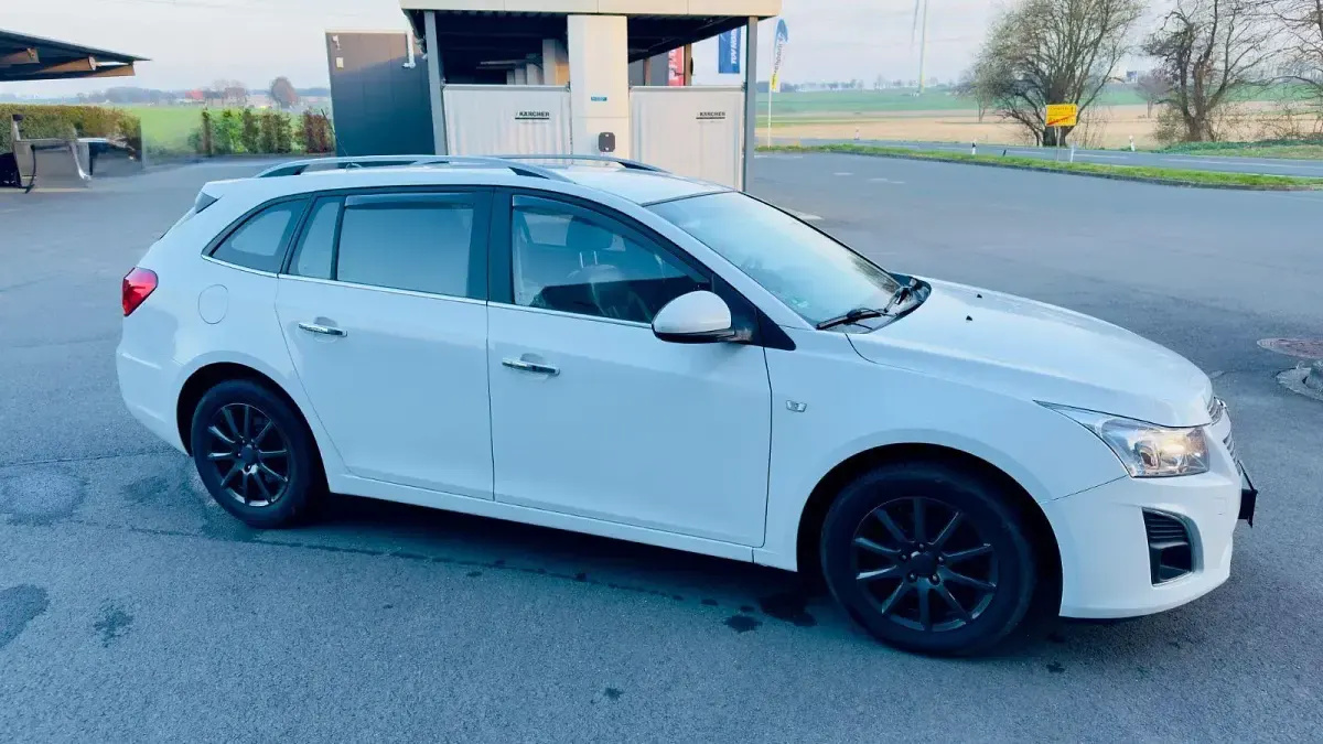Gebraucht Chevrolet Cruze LTZ 164 PS (120 kW) 2013 Weiß Kombi