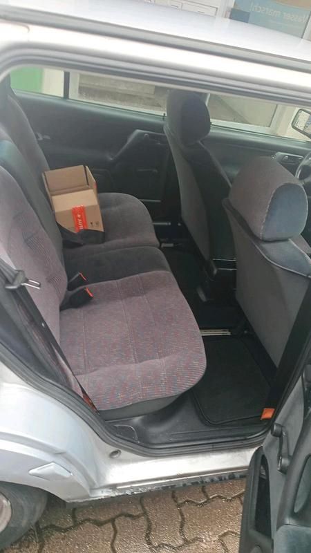 Gebraucht VW Vento 90 PS (66 kW) 1996 Andere farben Limousine