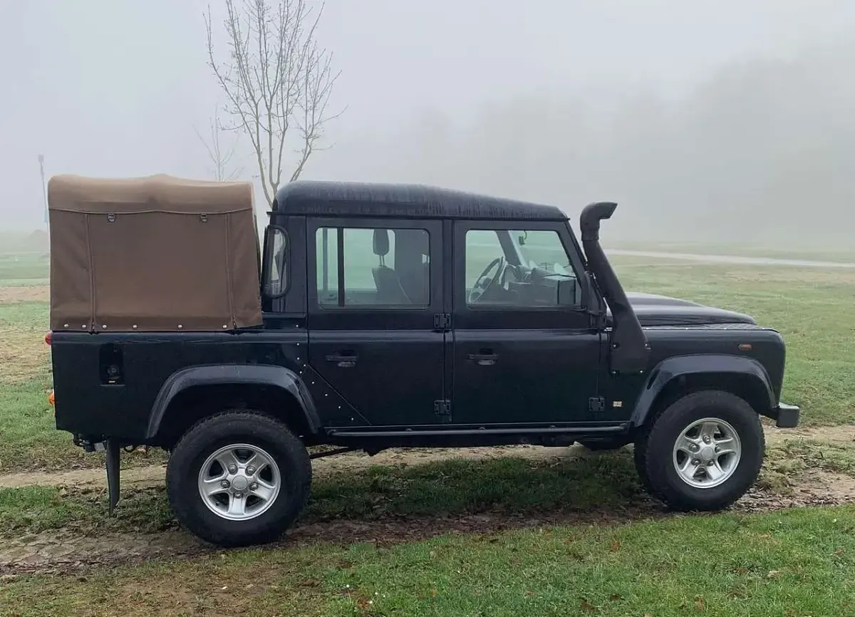 Gebraucht Land Rover Defender SE 122 PS (89 kW) 2011 Blau Van