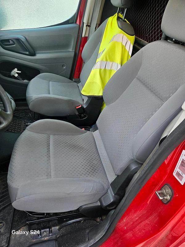 Gebraucht Citroën Berlingo 90 PS (66 kW) 2009 Rot Van / Kleinbus