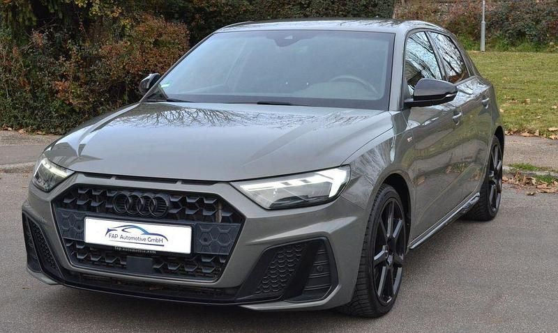Grau Gebraucht 2019 Audi A1 Sportback S-Line Kleinwagen | 23.750 € (Fairer Preis) - Bild 1/4