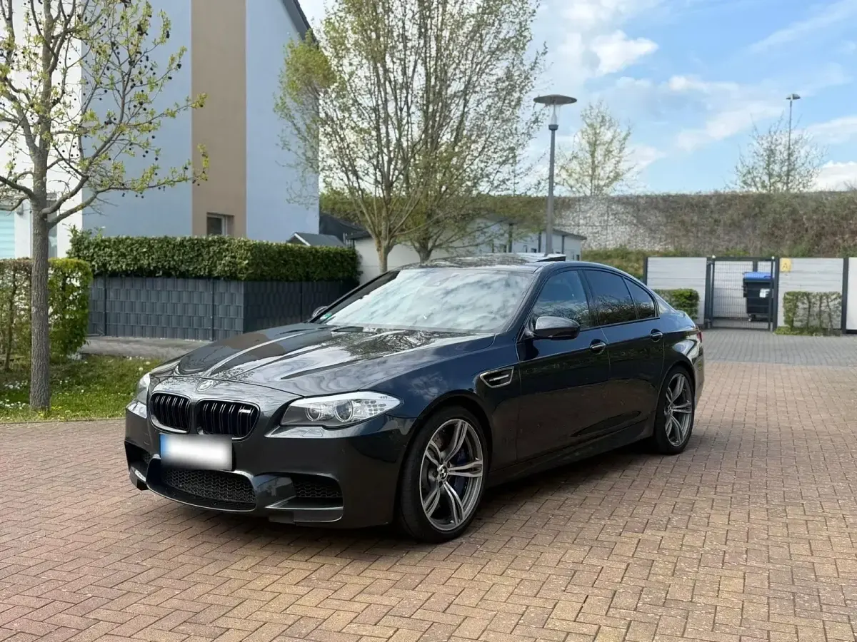 Second-hand BMW M5 560 CP (411 kW) 2012 Gri Berlinǎ