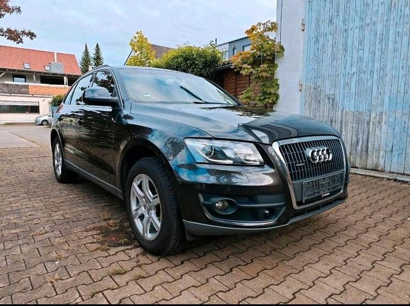Grau Gebraucht 2011 Audi Q5 SUV | 13.000 € (Fairer Preis) - Bild 1/4