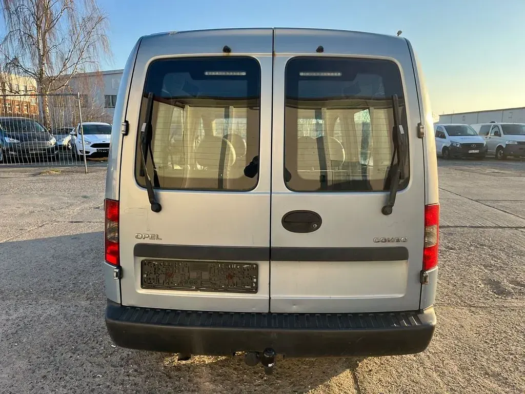 Używany Opel Combo 69 KM (50 kW) 2005 Niebieski Minivan