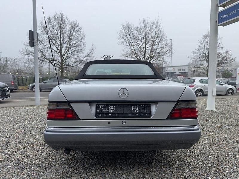 Gebraucht Mercedes E220 150 PS (110 kW) 1994 Cabrio