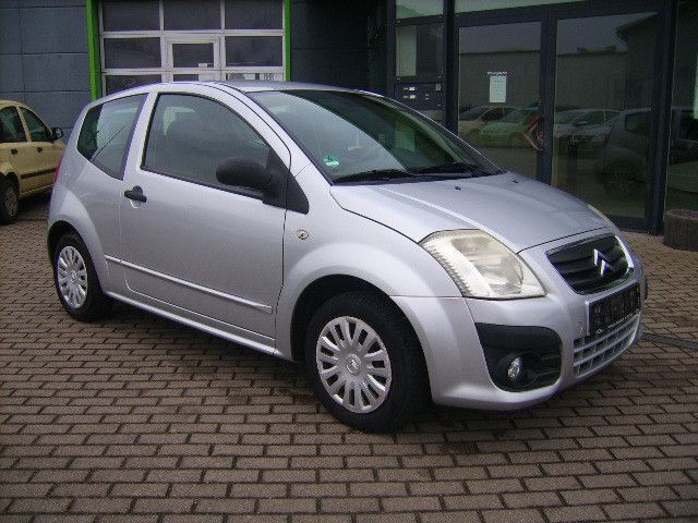 Grau Gebraucht 2009 Citroën C2 Tonic Kleinwagen | 3.499 € (Teuer) - Bild 1/4