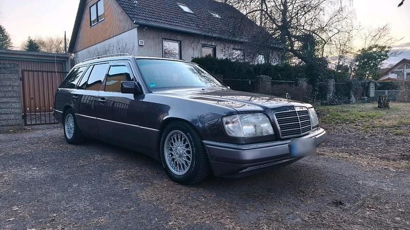 Gebraucht Mercedes 200 137 PS (100 kW) 1994 Grau Kombi